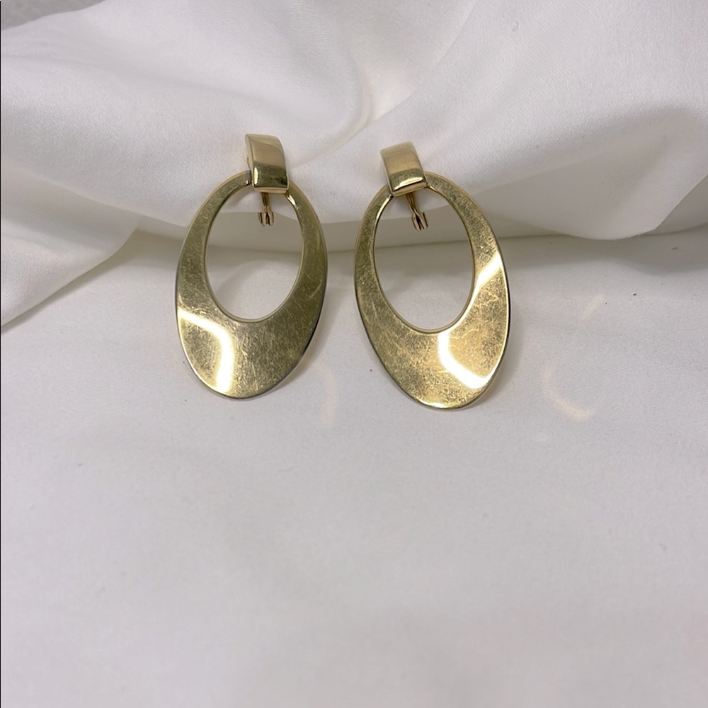Clip Earrings Gold Oval